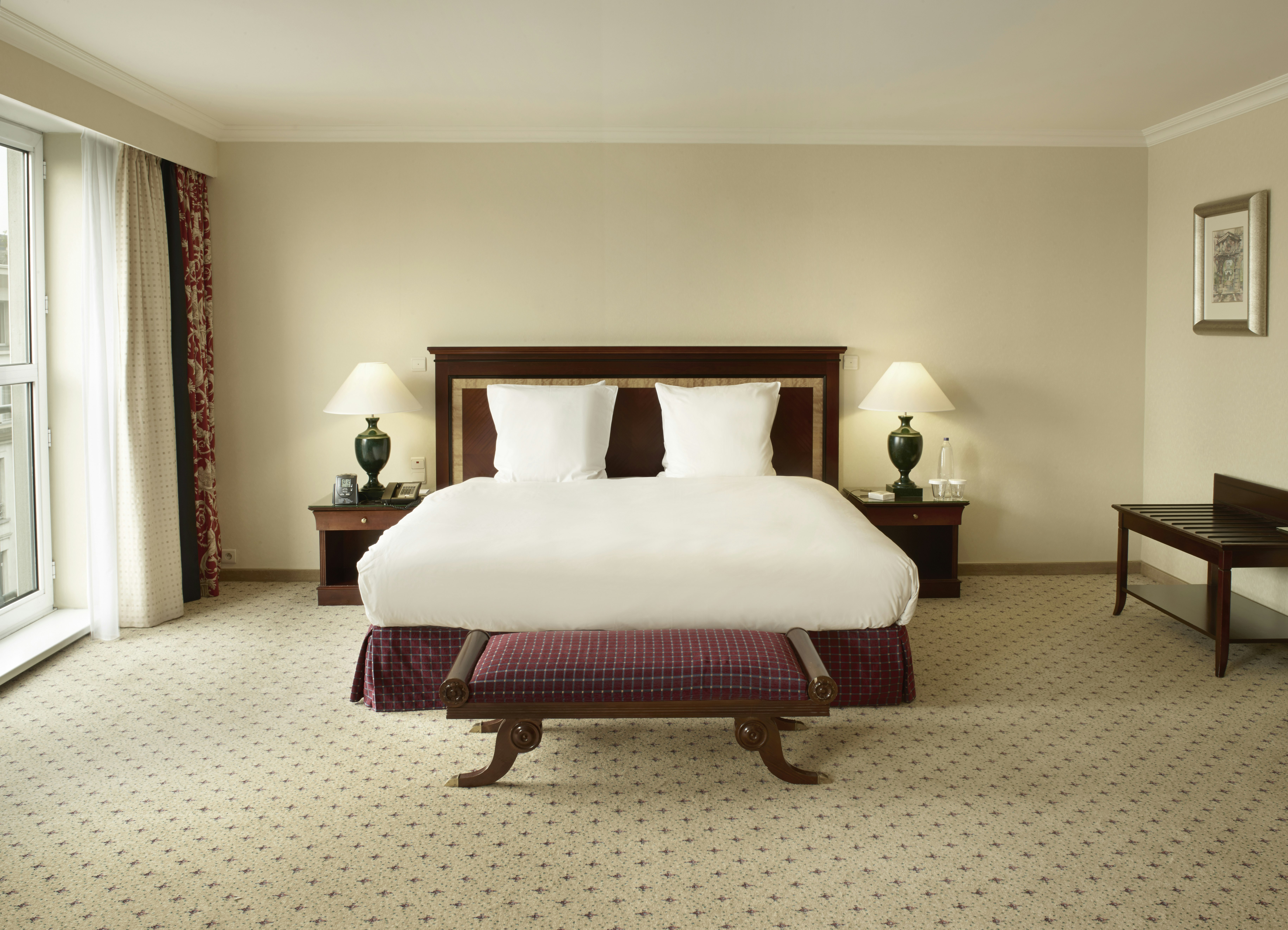 JUNIOR SUITE, KING BED