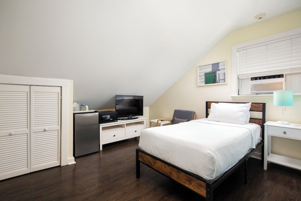 The Southernmost Inn - Adult Only 24/60