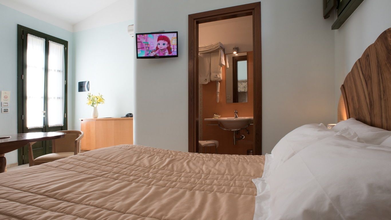 STANDARD, DOUBLE BED