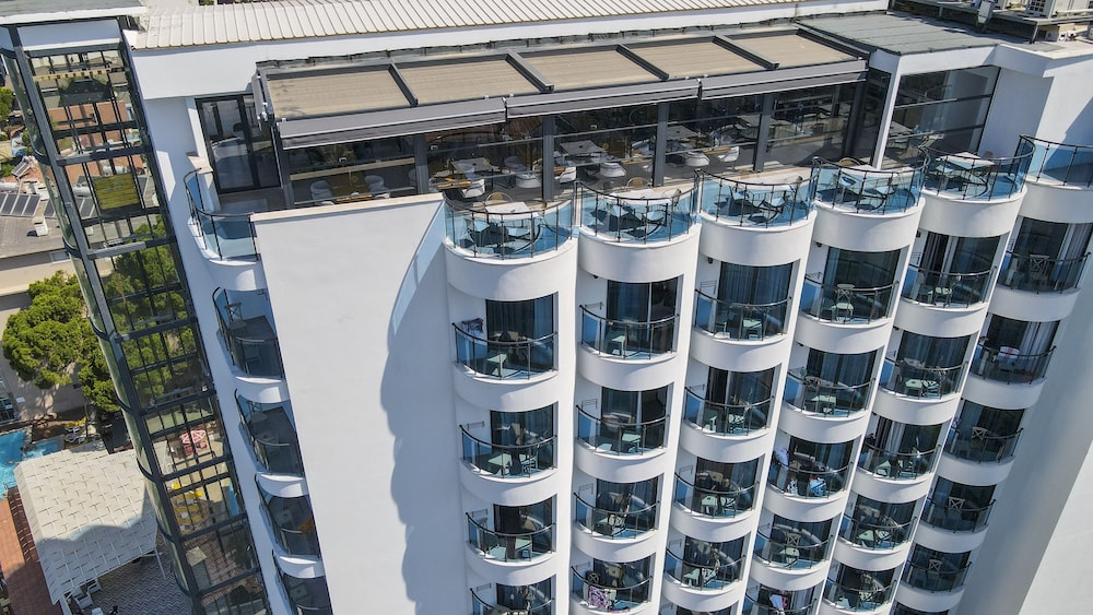 Signature Blue Resort 6/50