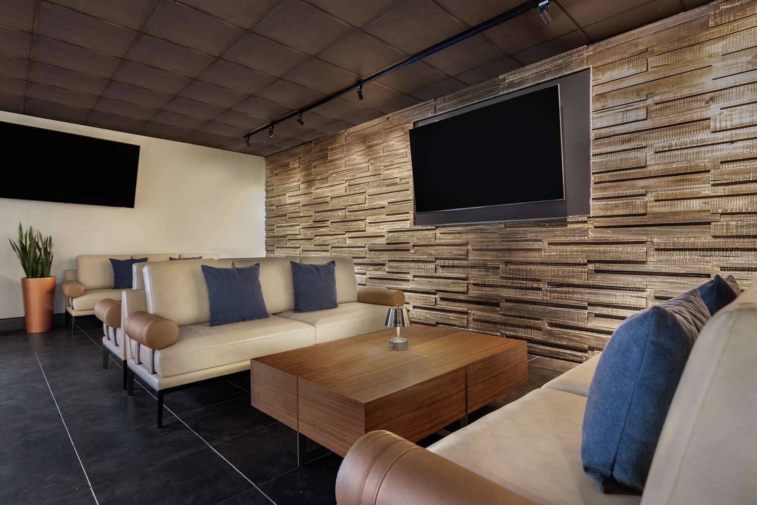 Doubletree By Hilton San Francisco South Airport Blvd 48/53