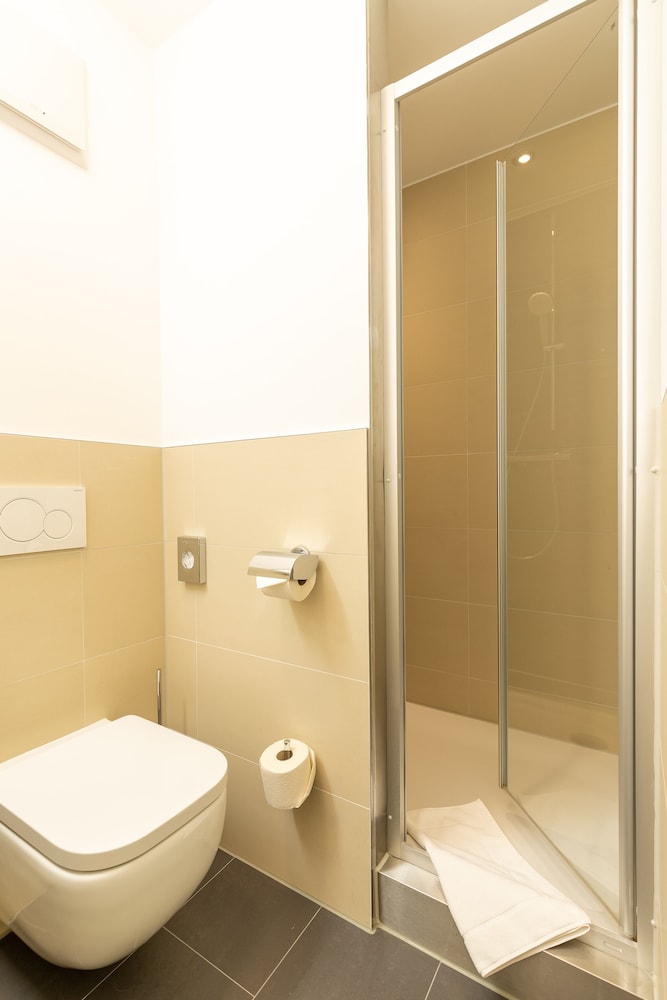 mk hotel frankfurt 24/65