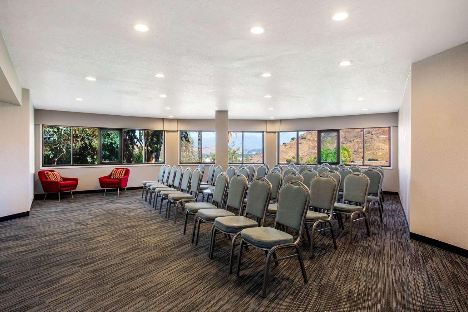 La Quinta Inn & Suites By Wyndham Pomona 30/52