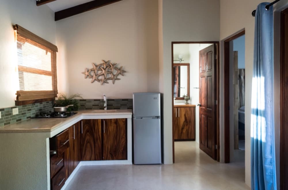 Ten North Tamarindo Beach Hotel 9/70