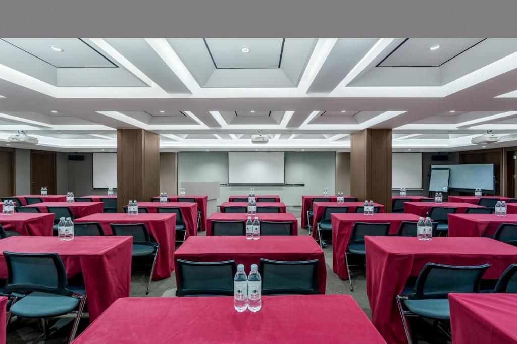 Yitel Premium(Shanghai Zhongshan Park) 44/50