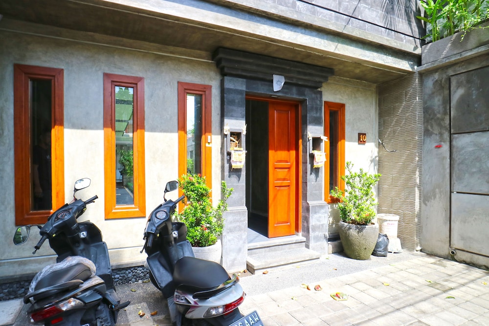 Gempita House 33/41