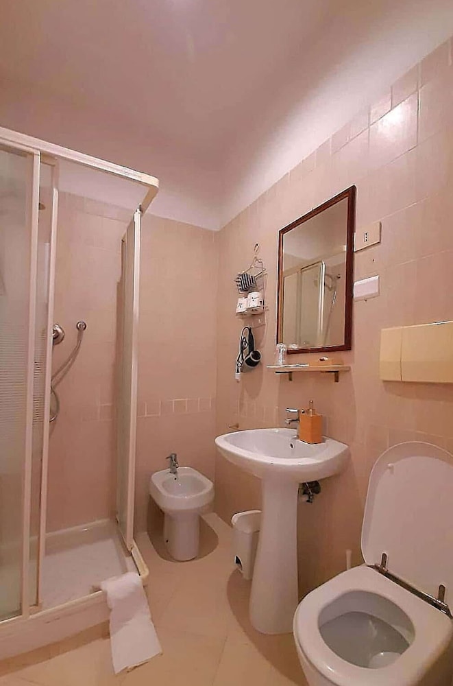 Hotel Porta Pia 42/49