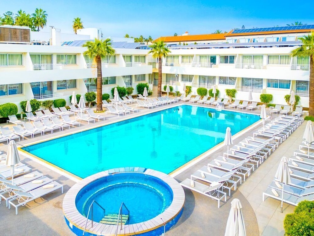 Melpo Antia Hotel & Suites 60/69