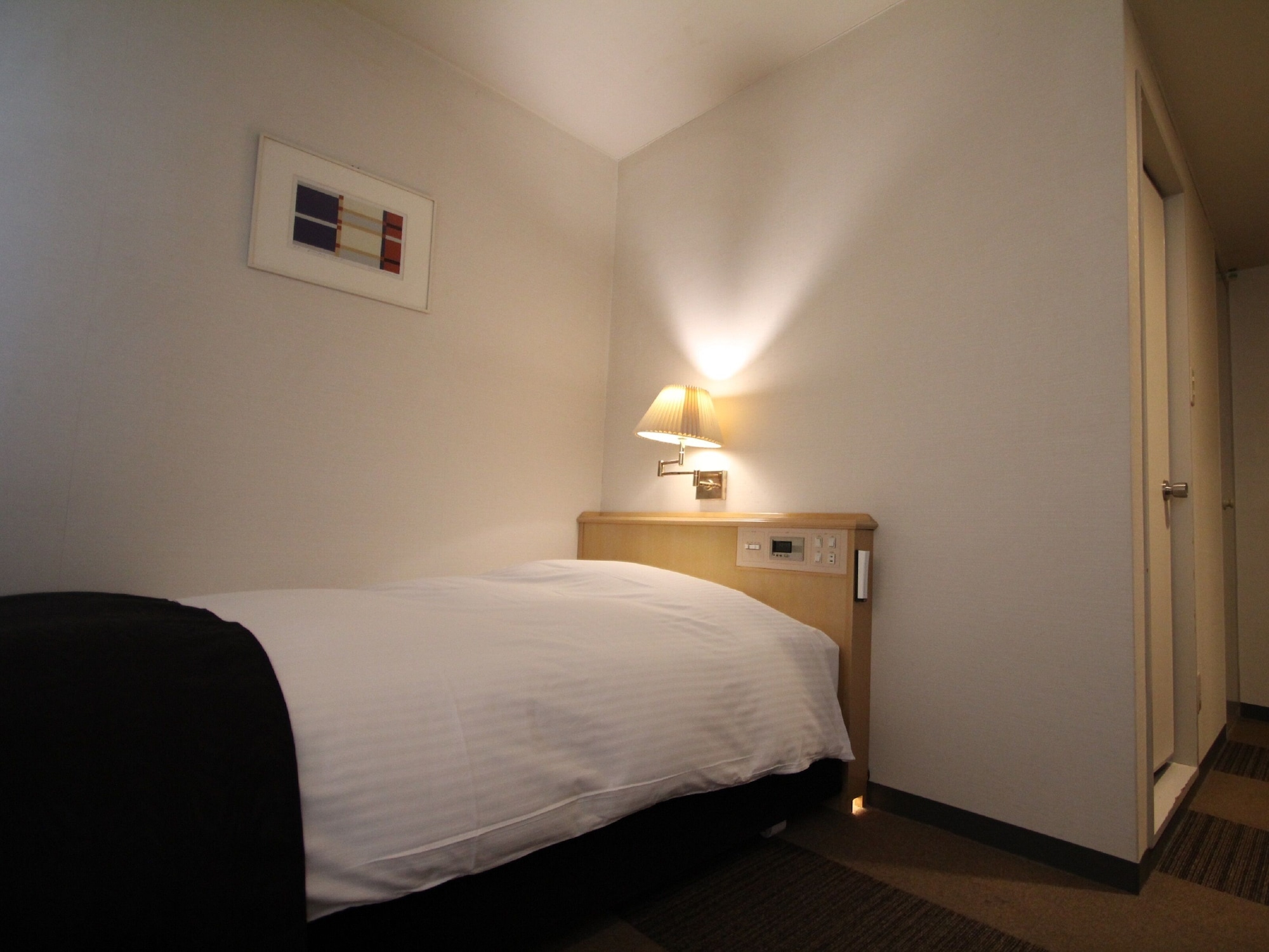Economy, Single Bed, Smoking