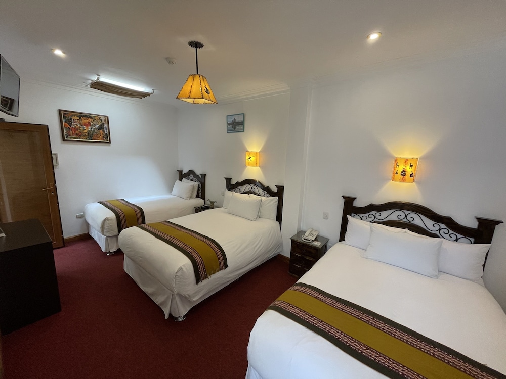 Hotel Rojas 18/68