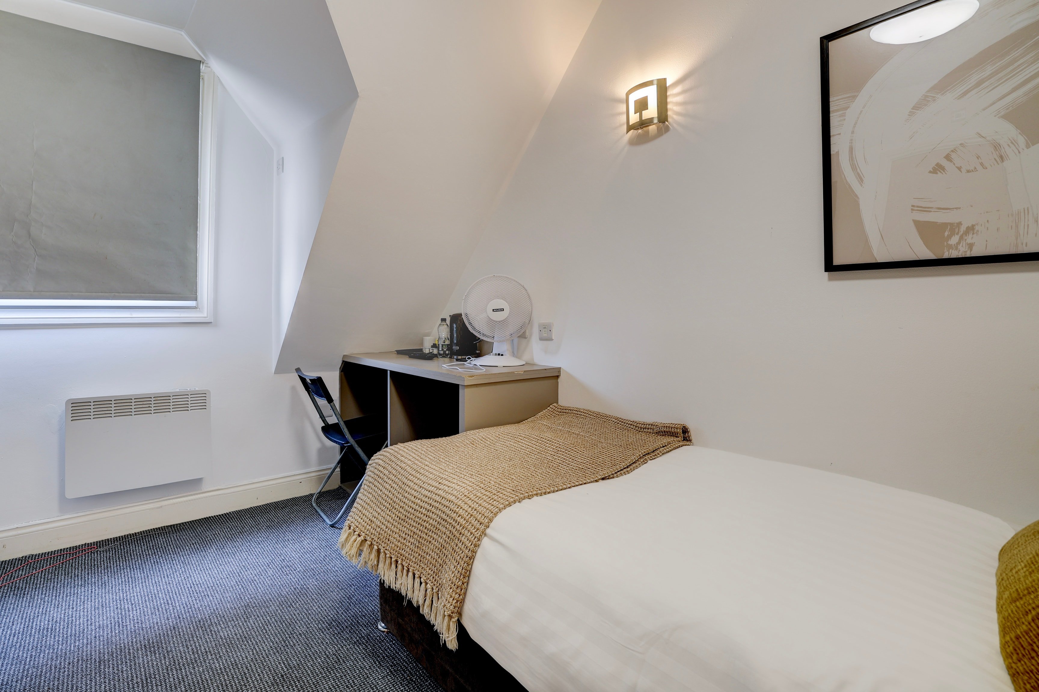 Belvilla Ilford Station Hotel, 4 min from Elizabeth line 26/46