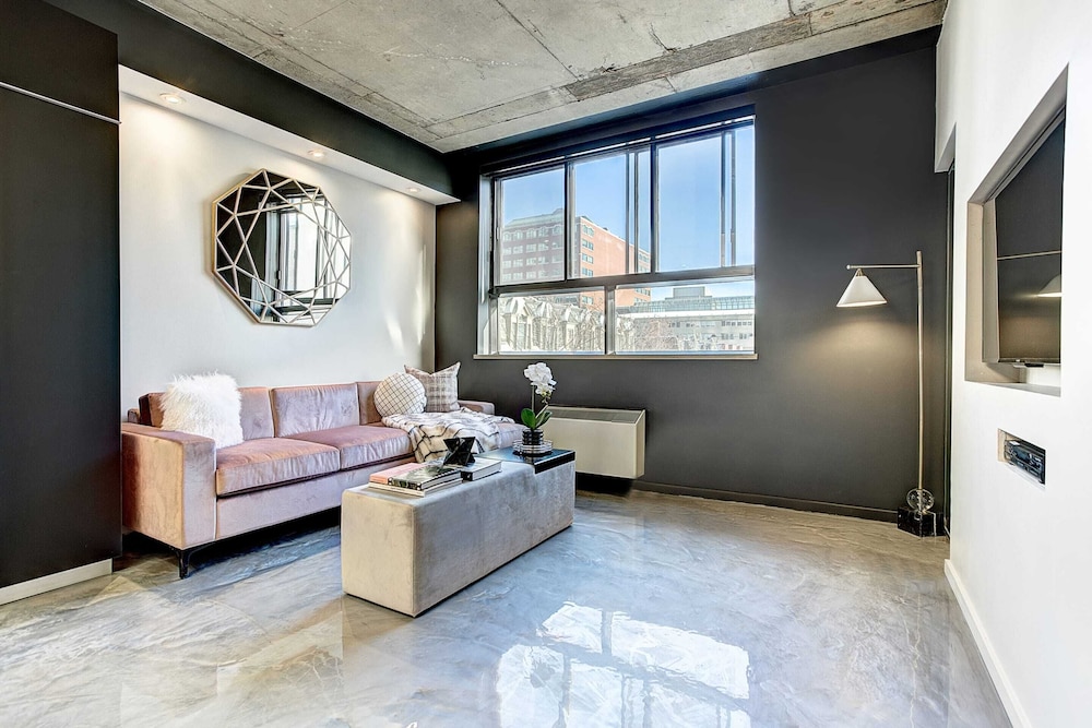 Pierce Boutique Apartments 48/73