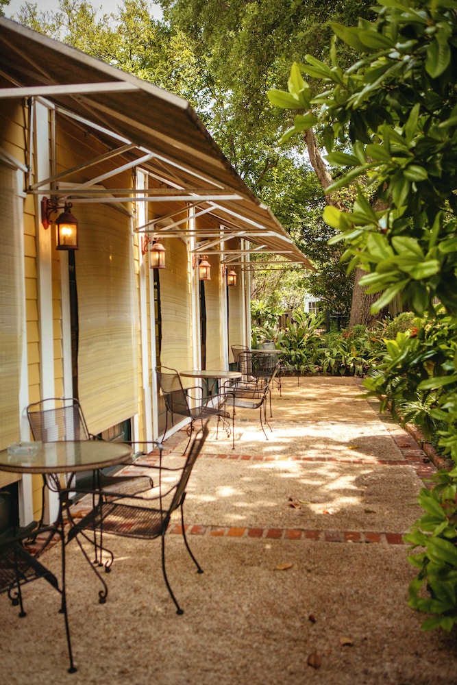 Anchuca Historic Mansion & Inn 43/49