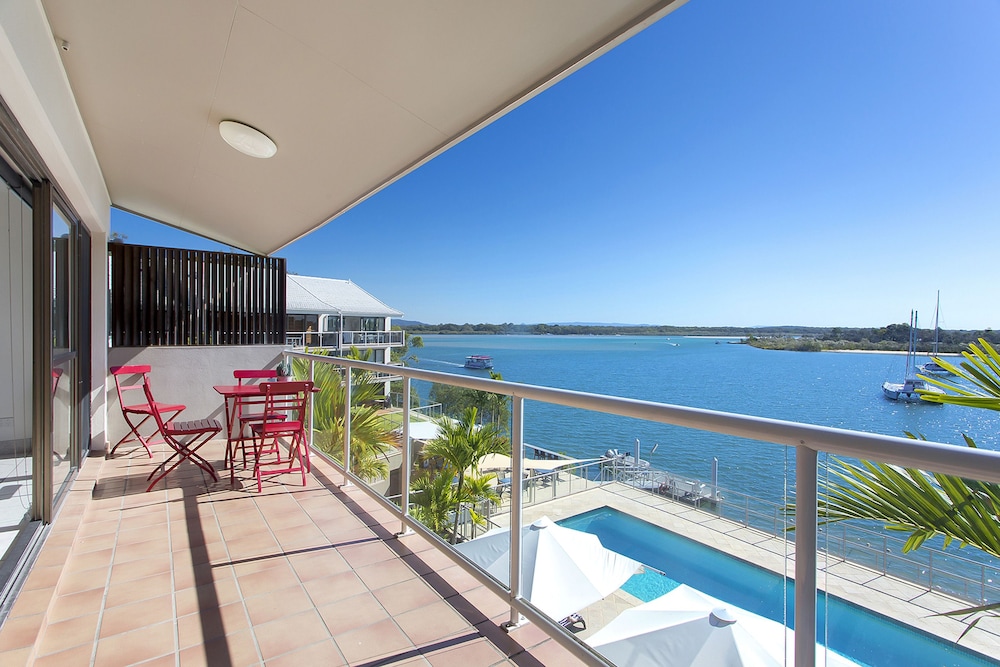 NOOSA SHORES RESORT 20/70