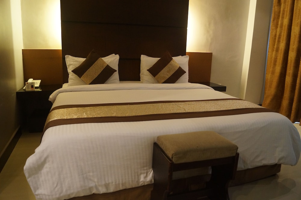 Surya Hotel 14/29