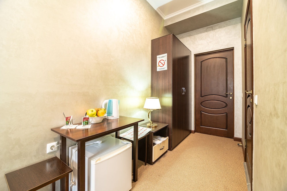 Hotel Mildom Express 48/49