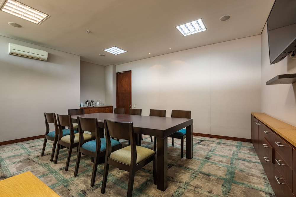 Estelar Medellin Apartaments 41/49