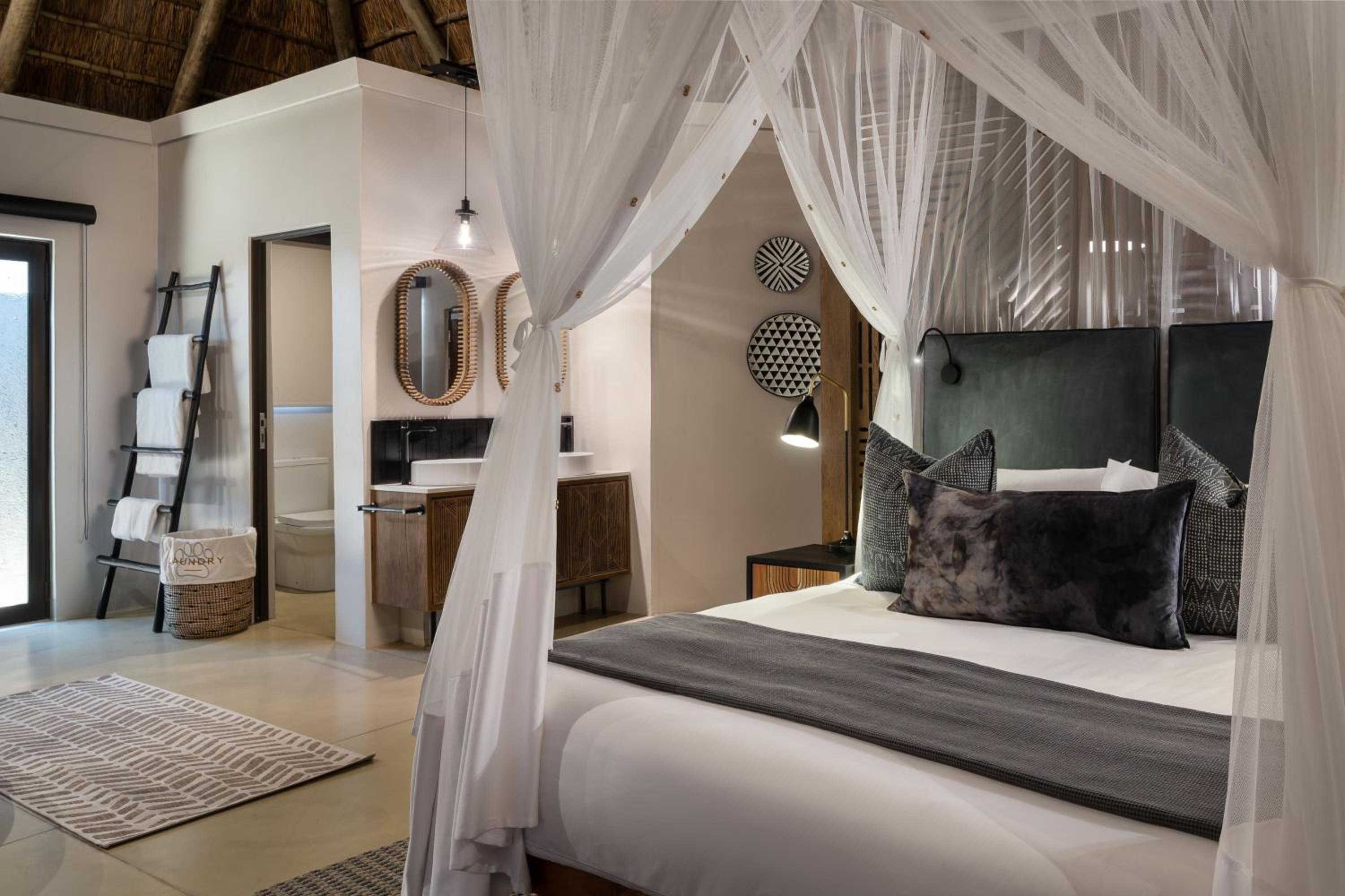 River, Suite, King Bed, Water View, Plunge Pool, Balcony