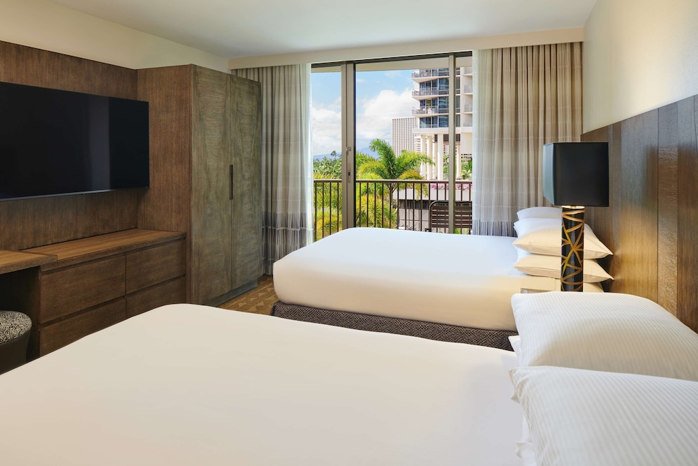 Embassy Suites By Hilton Waikiki Beach Walk 20/42
