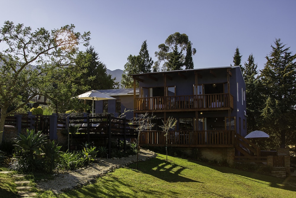 A Hilltop Country Retreat 3/50
