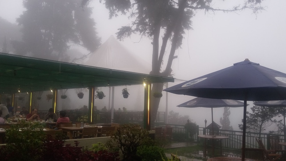 Puncak Pass Resort 8/76