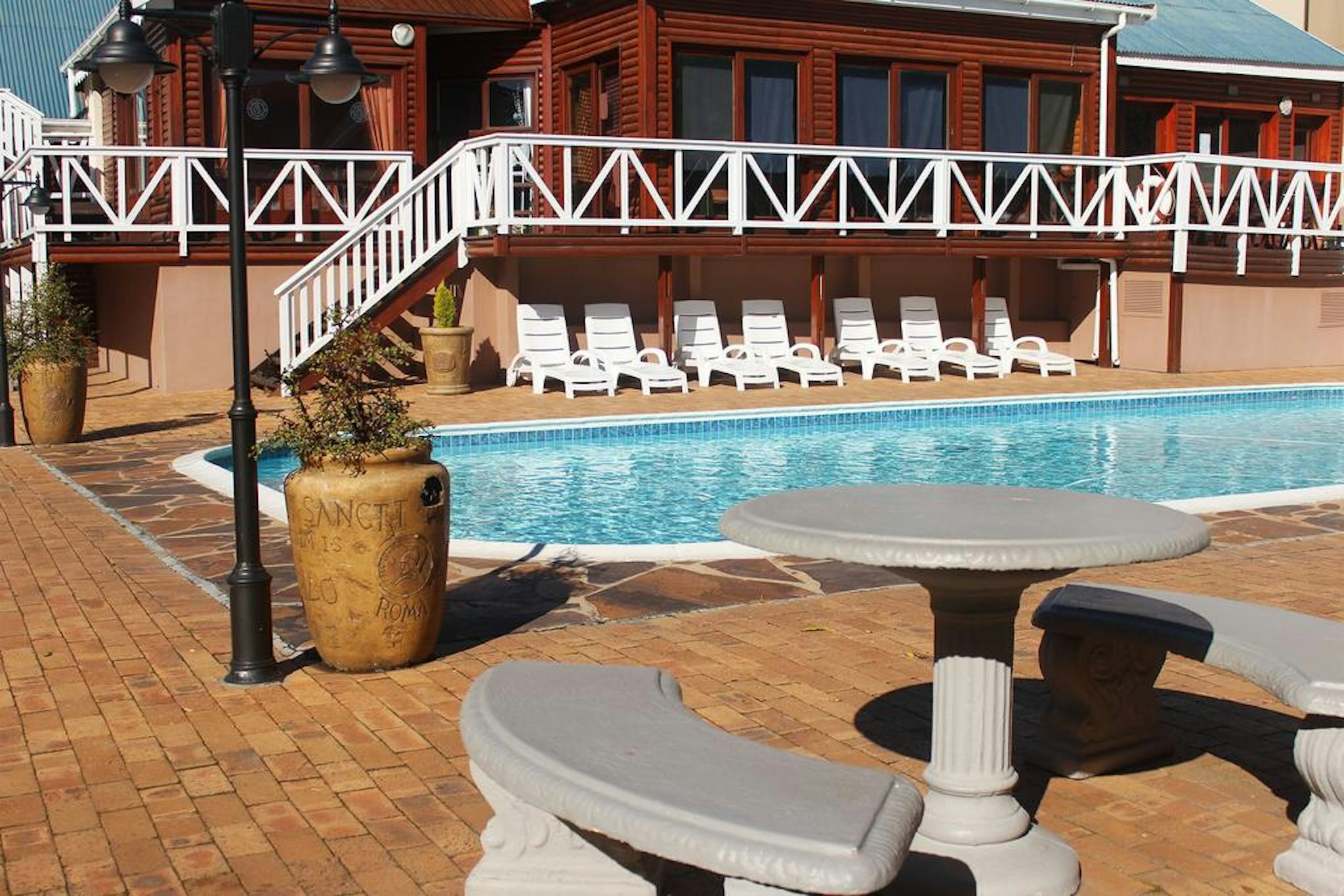 Oceans Hotel and Self Catering 13/16