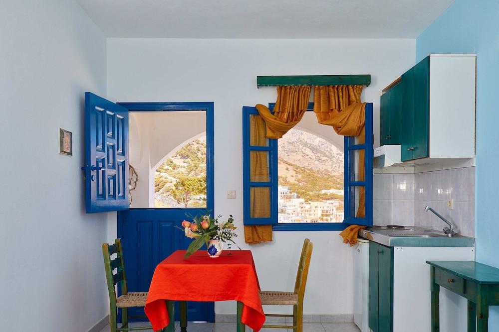HOTEL GLAROS DIAFANI 25/50