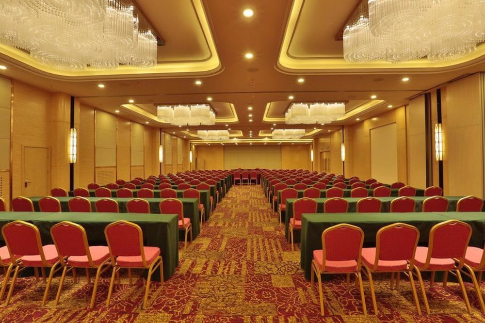 Qinghai Baiyun Xiangling Hotel 25/30