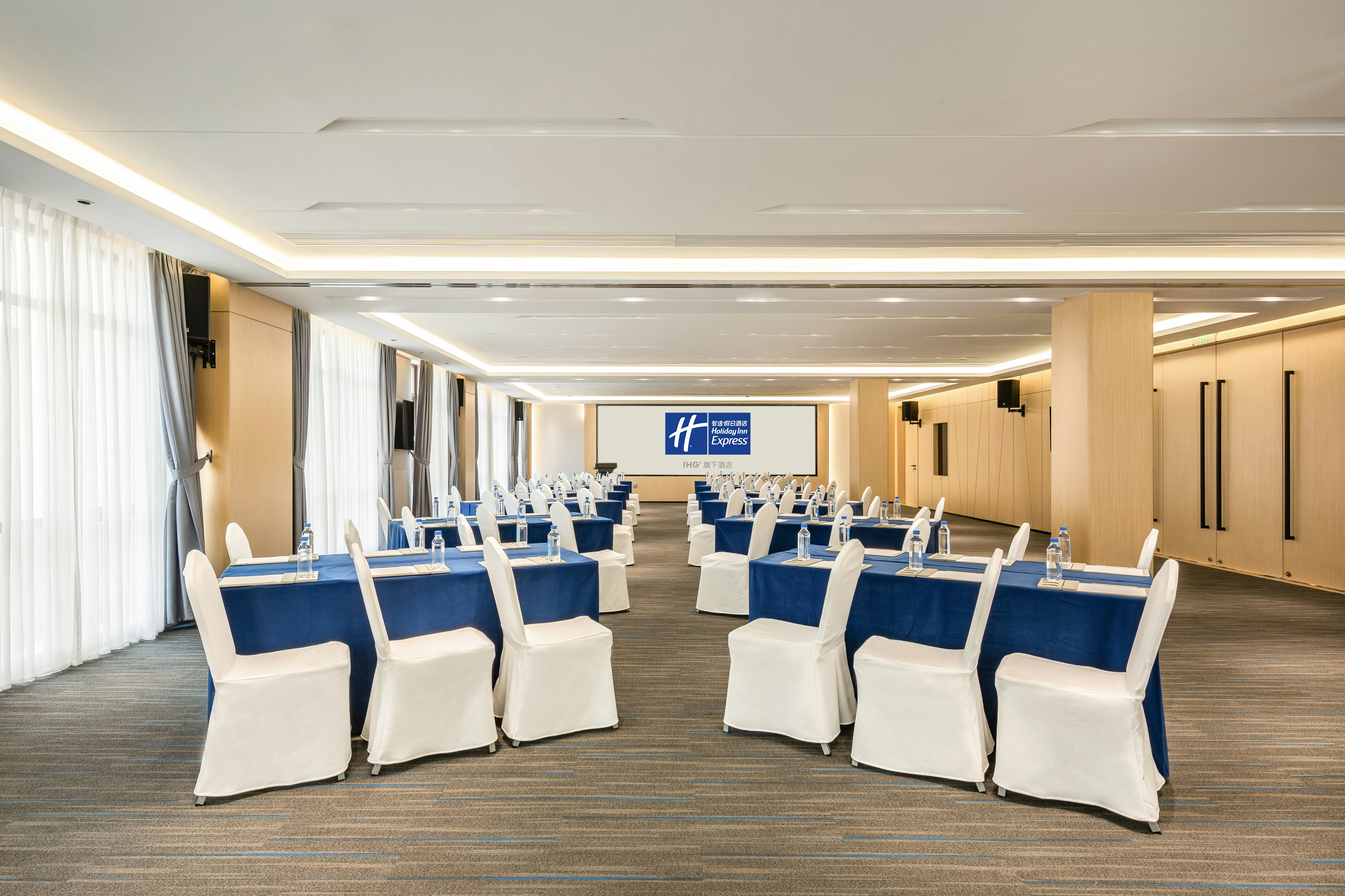 Holiday Inn Express Jinjiang Anhai 27/36