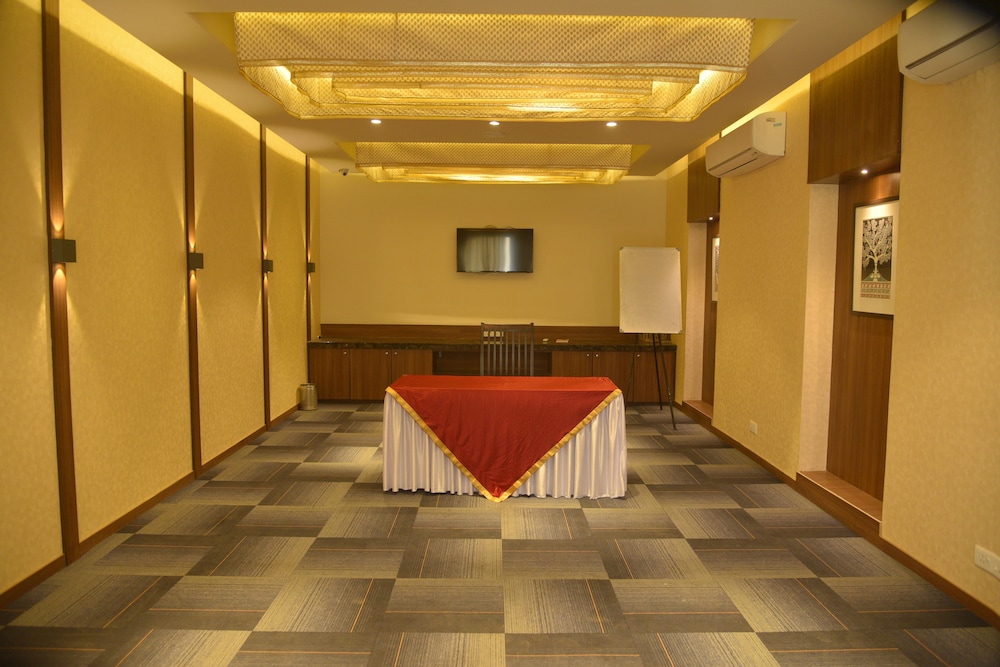Hotel Gandharva - A Green Hotel 13/41
