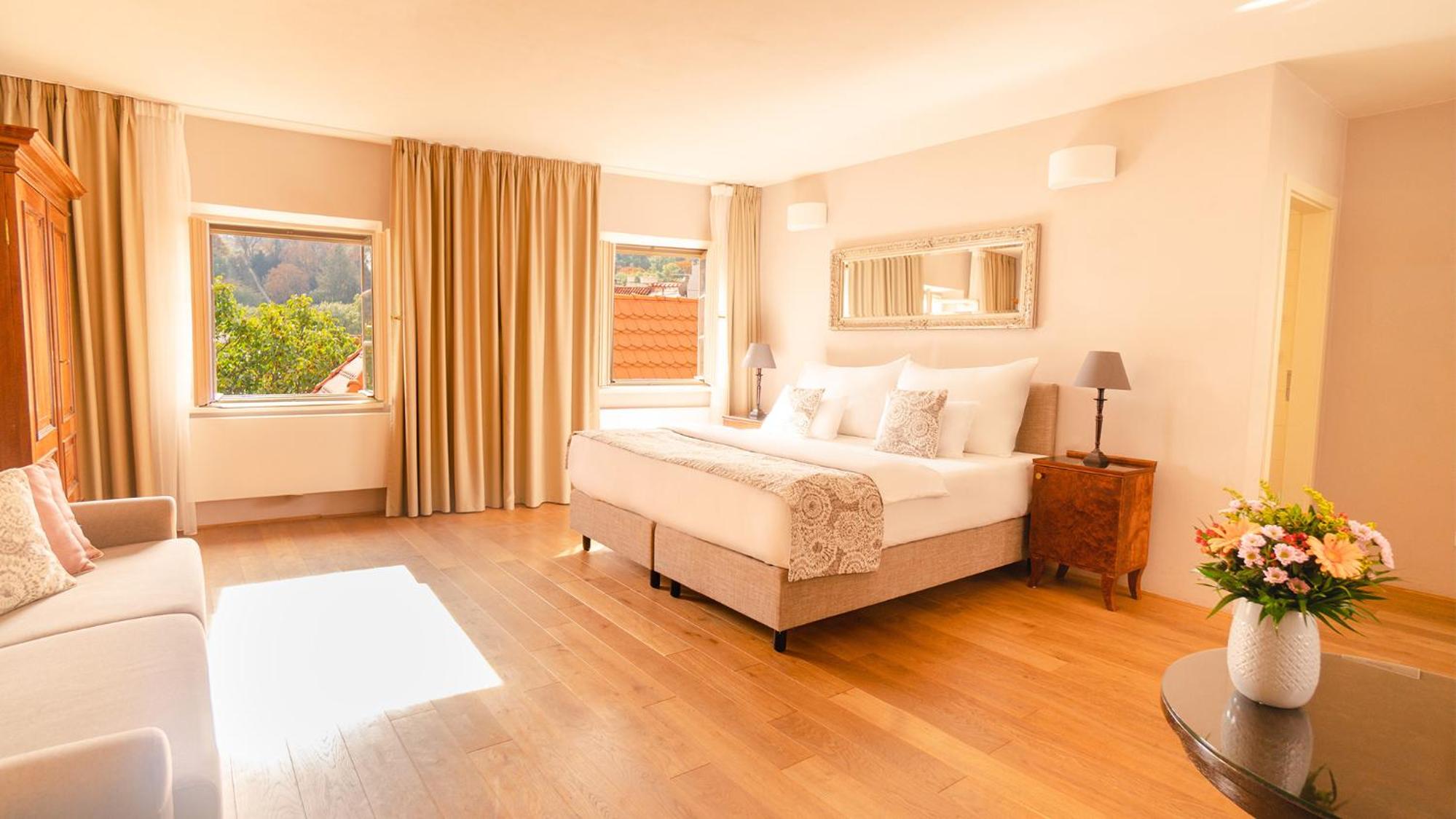 Junior Suite, Hotel Golden Key Prague 4/8
