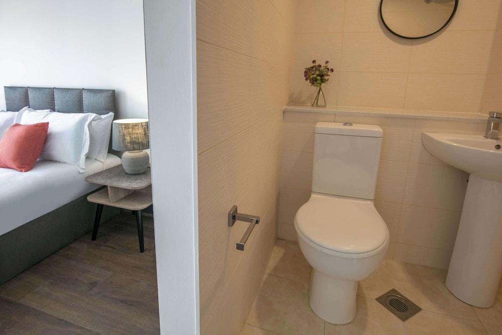 APARTMENT, DOUBLE BED, KITCHEN