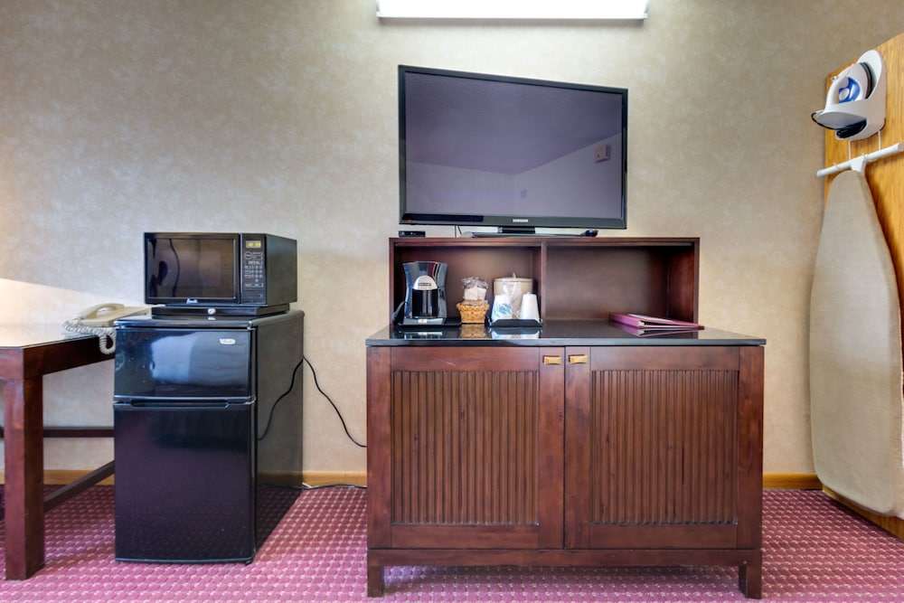 Fireside Inn & Suites 82/88