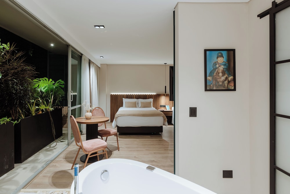 Hotel Sky Medellin 35/55