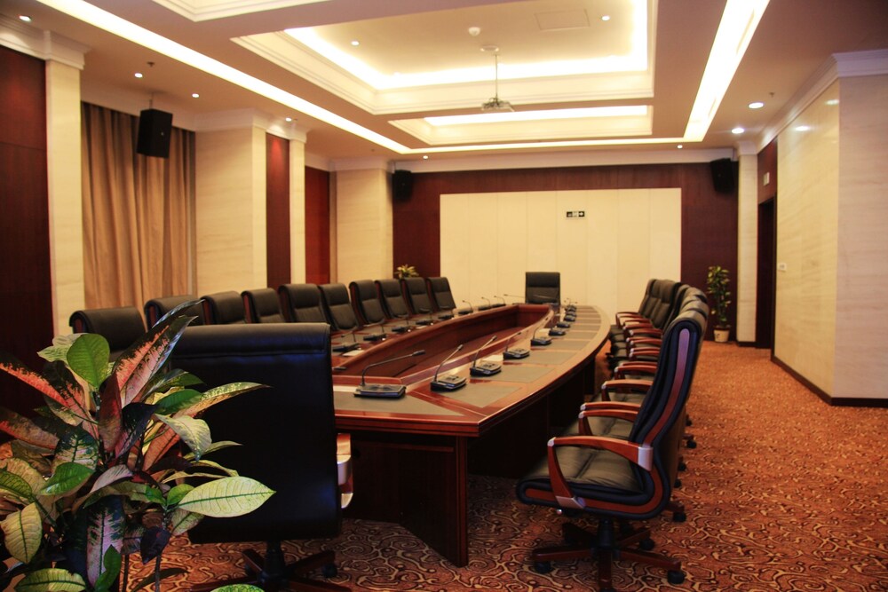 Beijing Palace Soluxe Hotel Astana 41/50