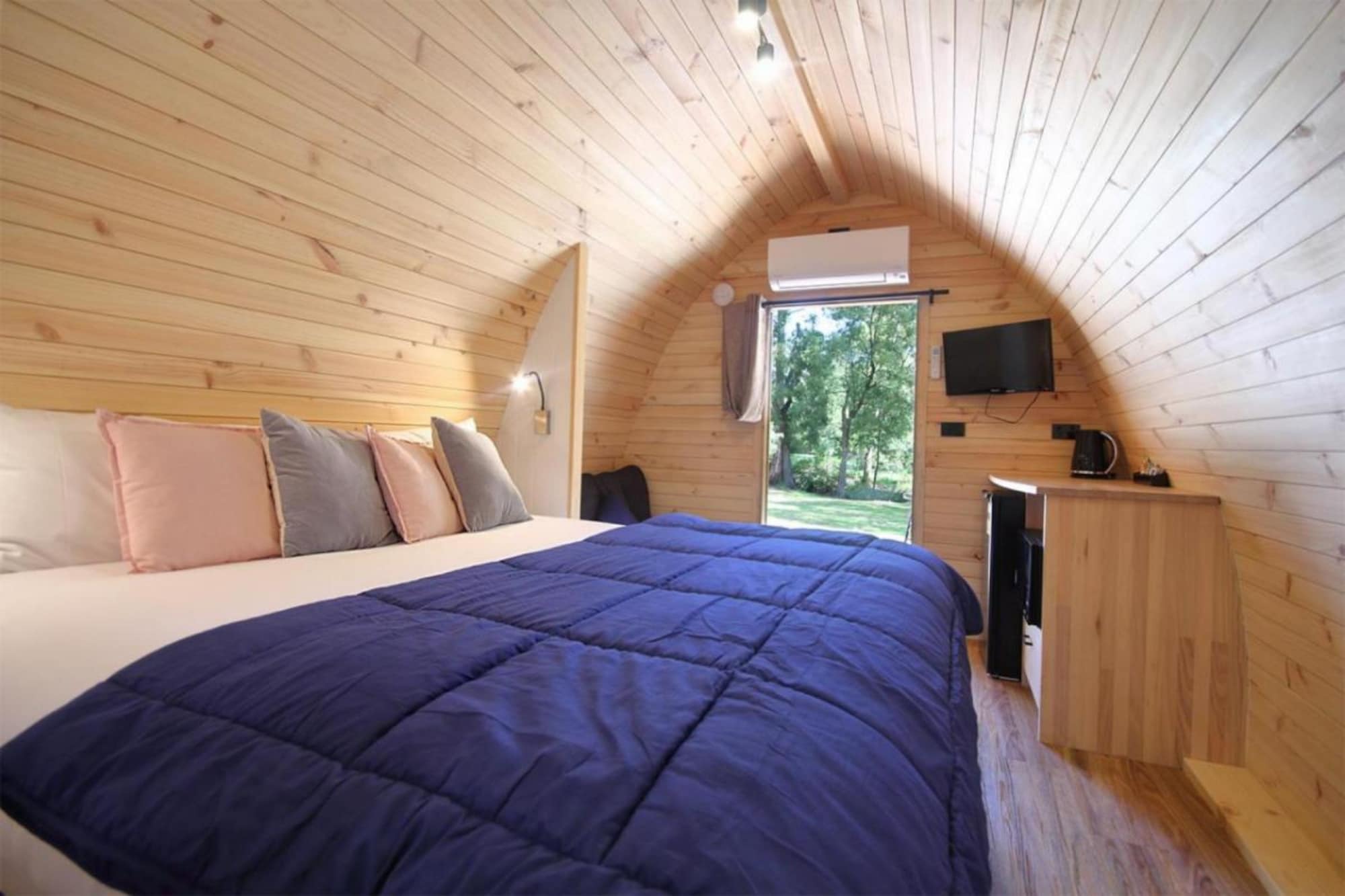Glamping Pod, King Bed