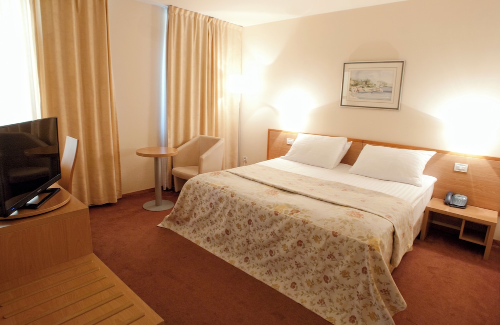 Hotel Jadran 23/71