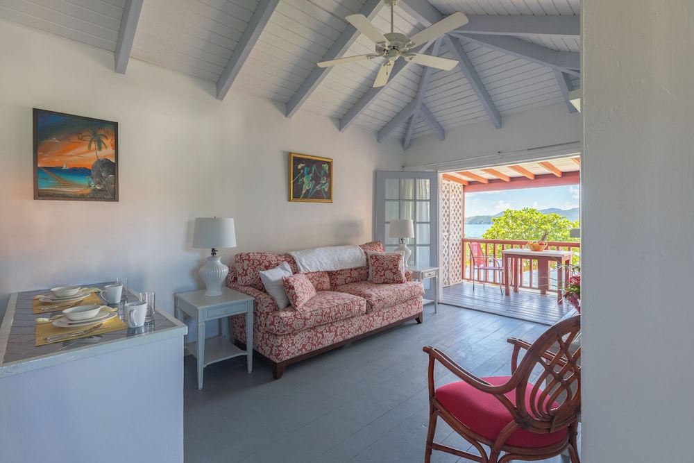Fort Recovery Beachfront Villa & Suites Hotel 28/49