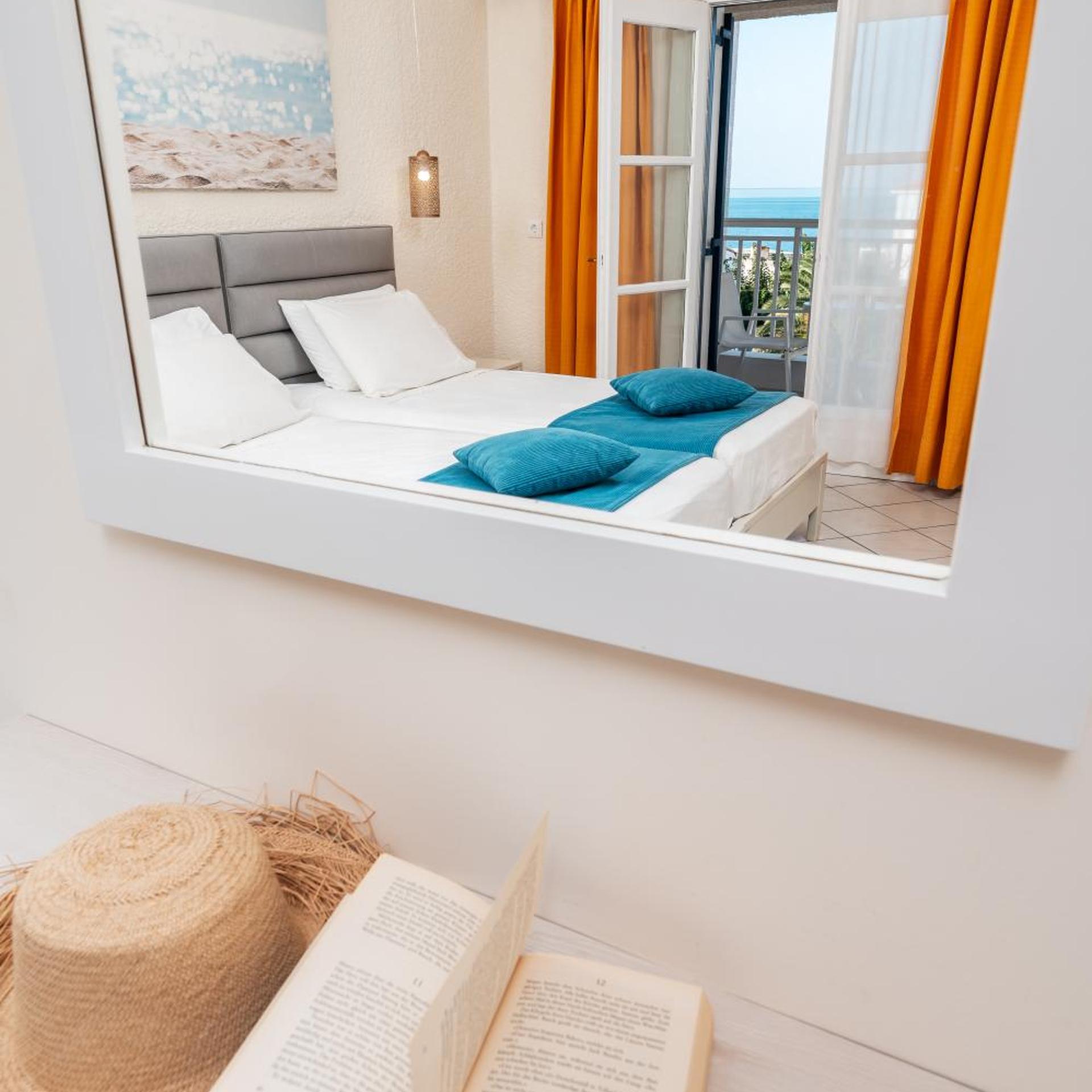 استوديو، Hydrele Beach 8/8
