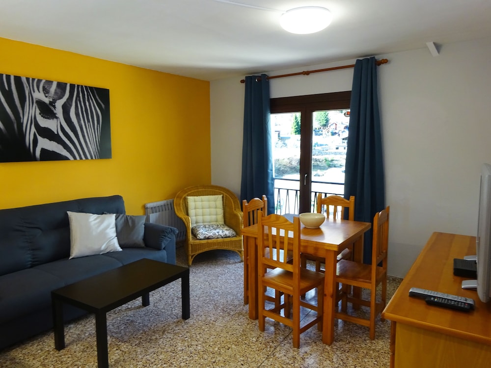 APARTAMENTOS ARINSAL 3000 32/58