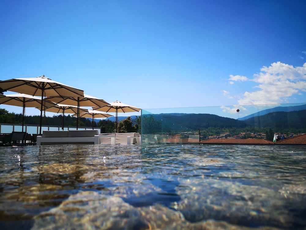 RUSKOVETS RESORT 59/61