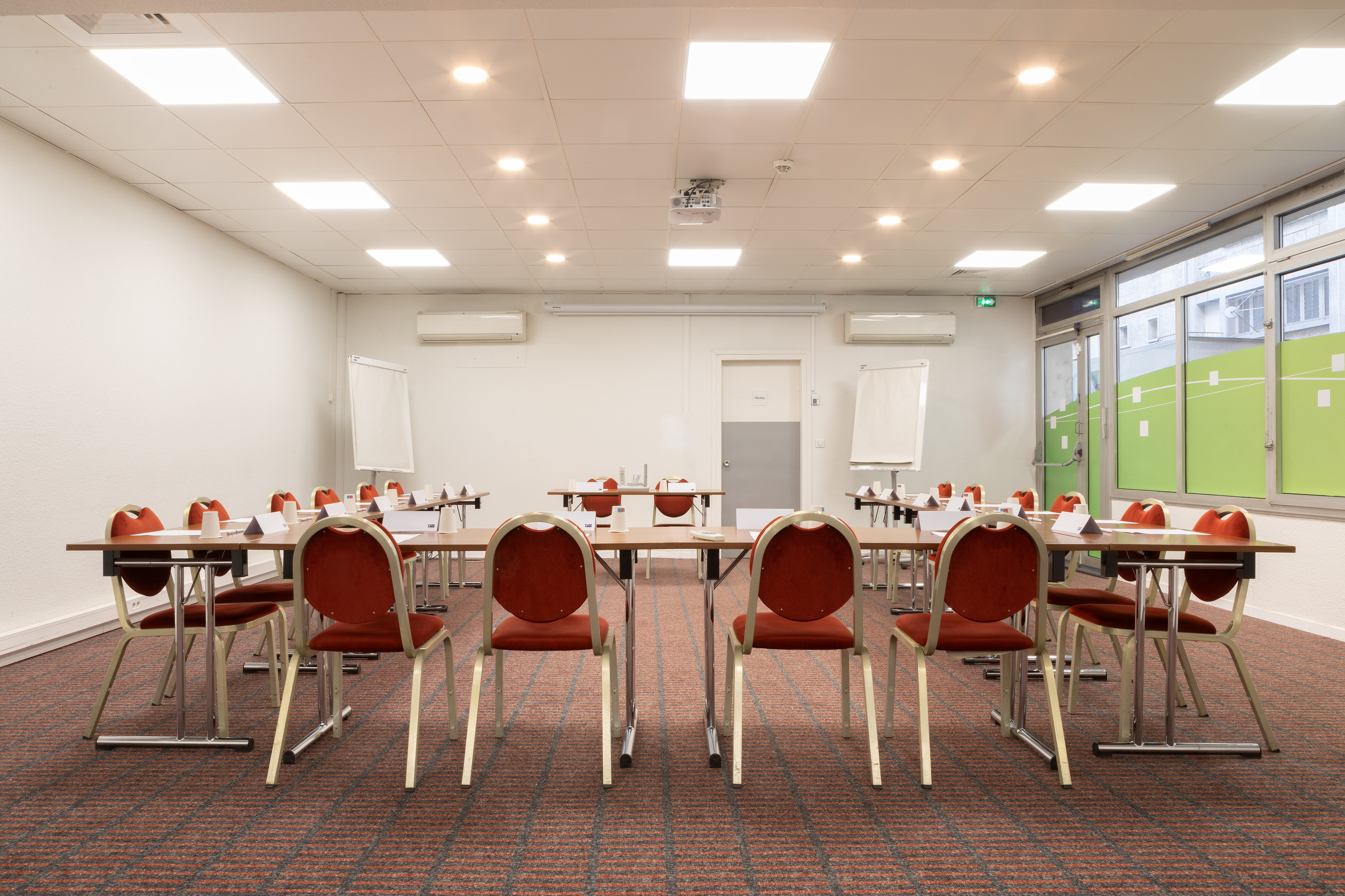 HOLIDAY INN EXPRESS AMIENS 56/73