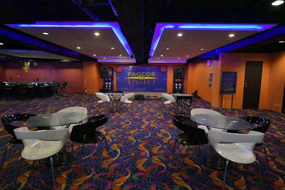 Paseo Premiere Hotel 36/42