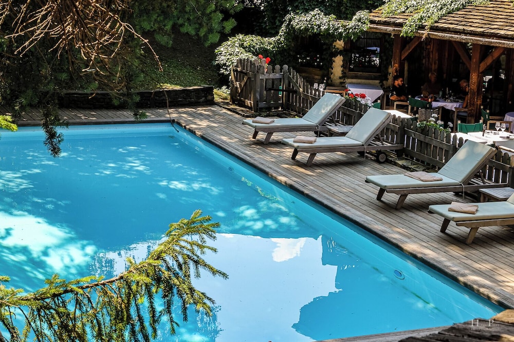 Hôtel Le Fer à Cheval 43/50