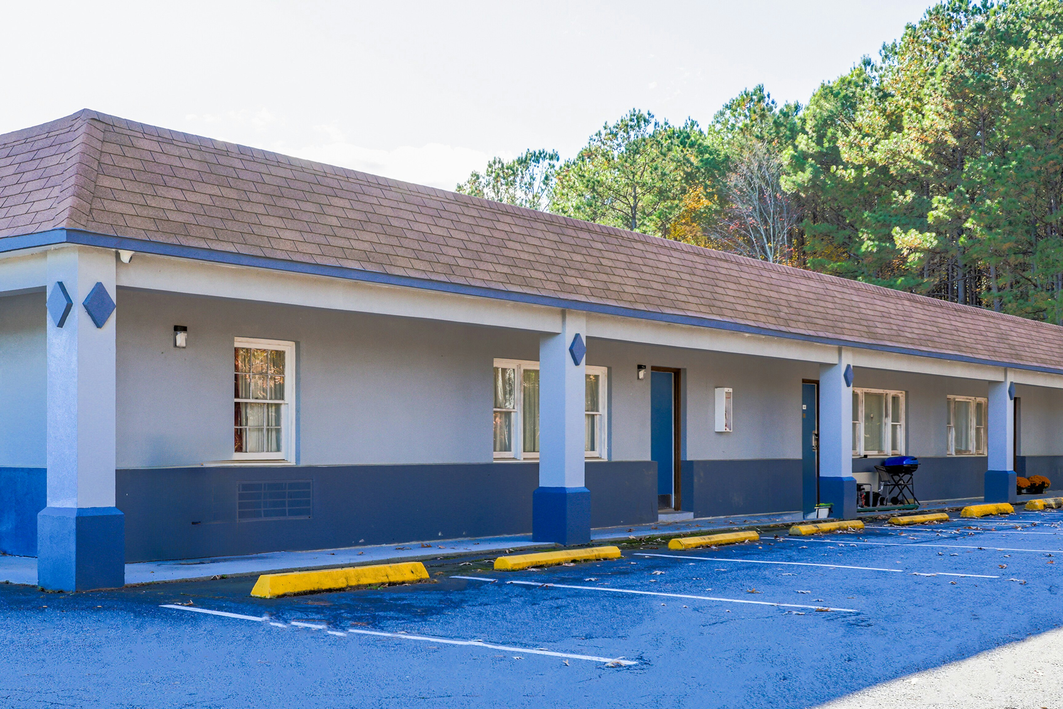 Whispering Pines by Hotel O Whitestone VA 40/50