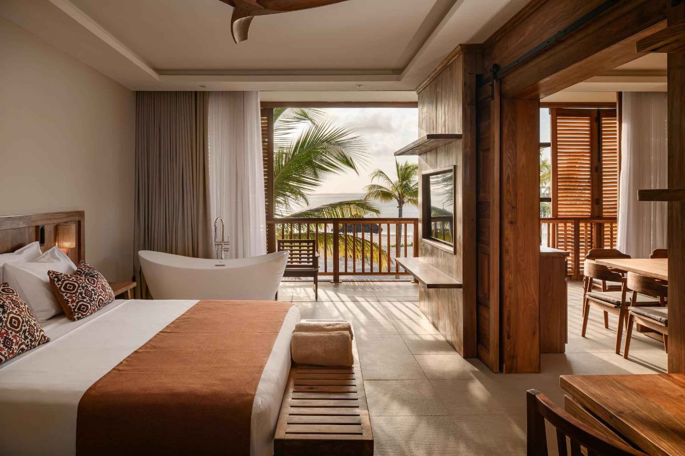 Royal, Suite, King Bed, Ocean Front