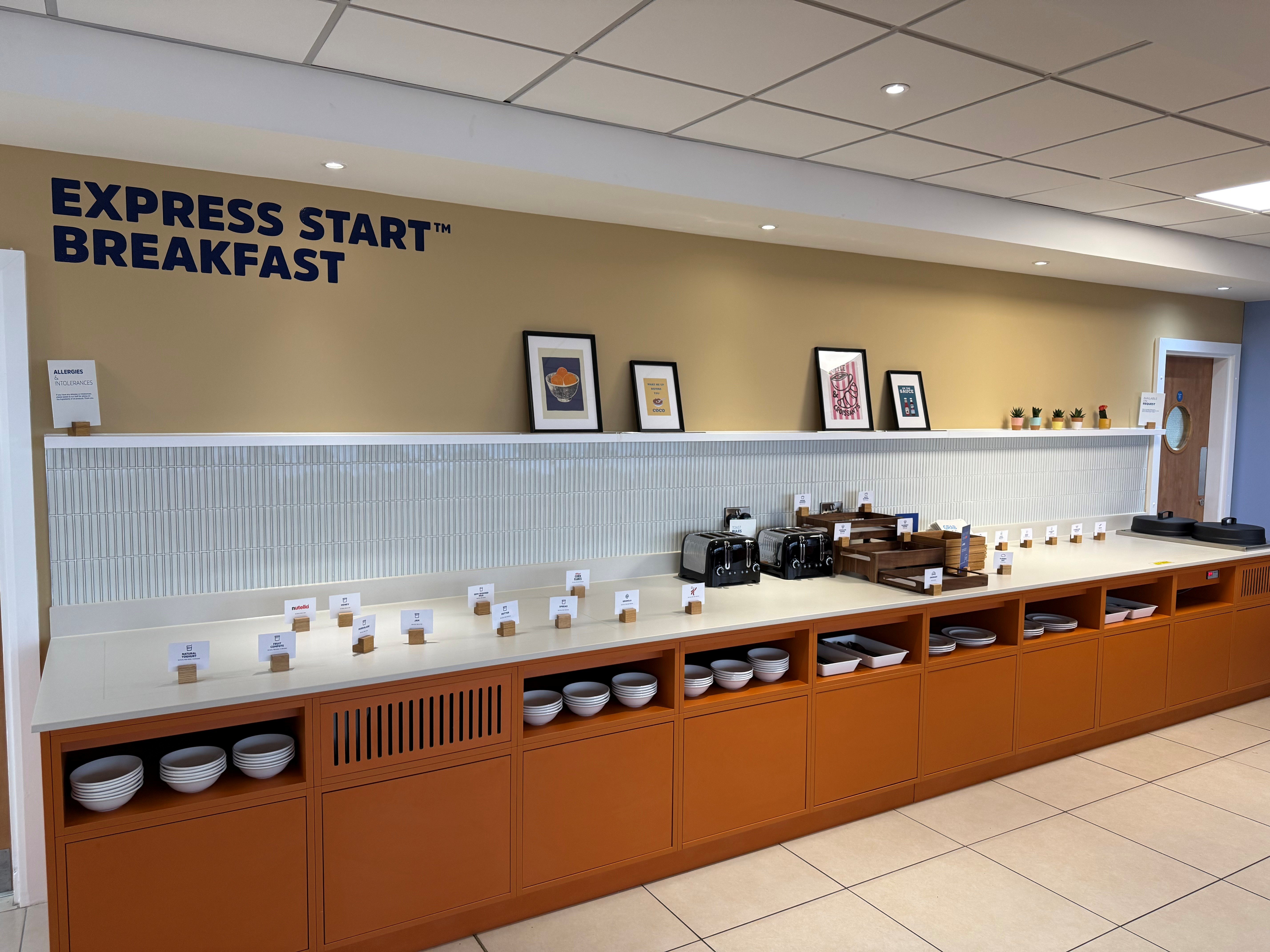HOLIDAY INN EXPRESS NUNEATON 15/50