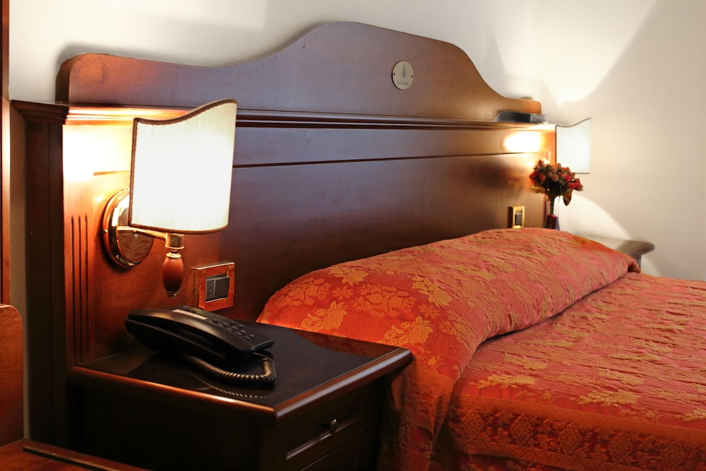 HOTEL PAVONE 22/45