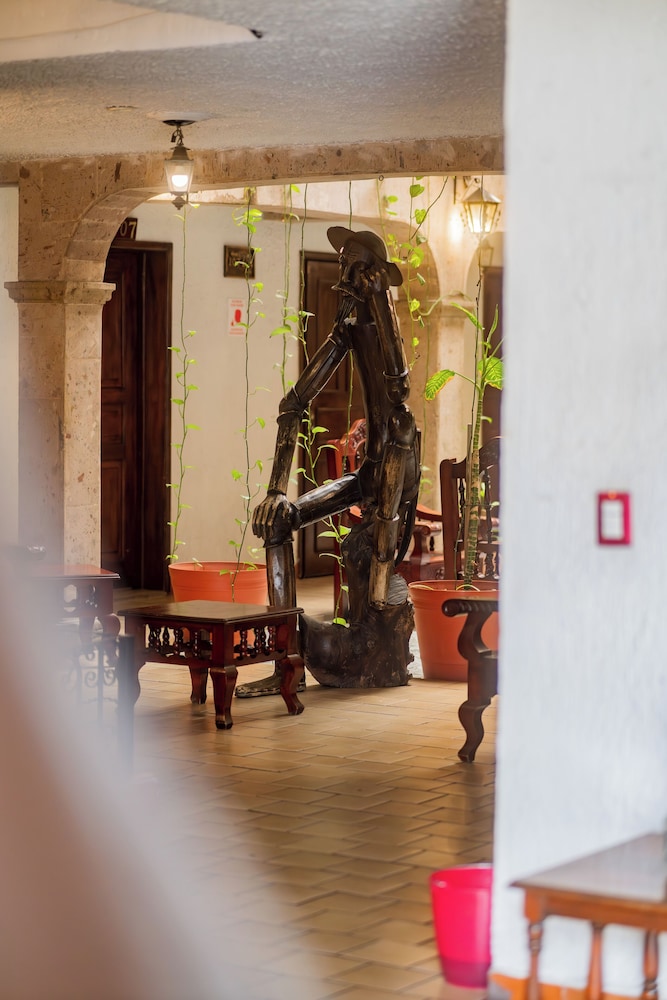 Hotel Don Quijote Plaza 39/58