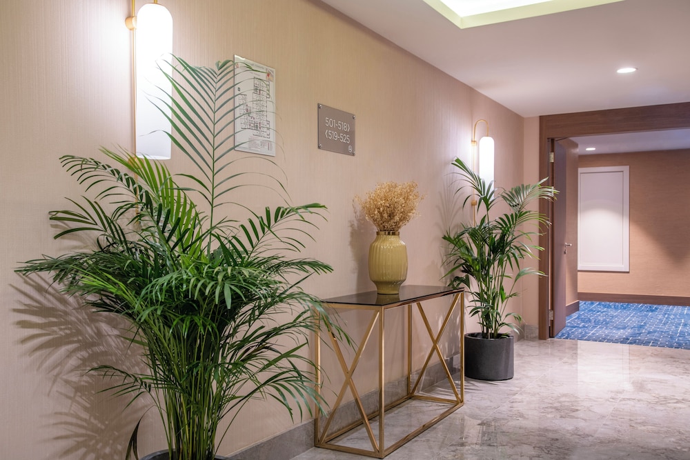 Tbilisi Philharmonic by Mercure Hotel 9/48